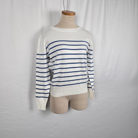 Unbranded Sweater Women's Small White with Blue Stripes Crew Neck NWOT - Picture 6 of 16
